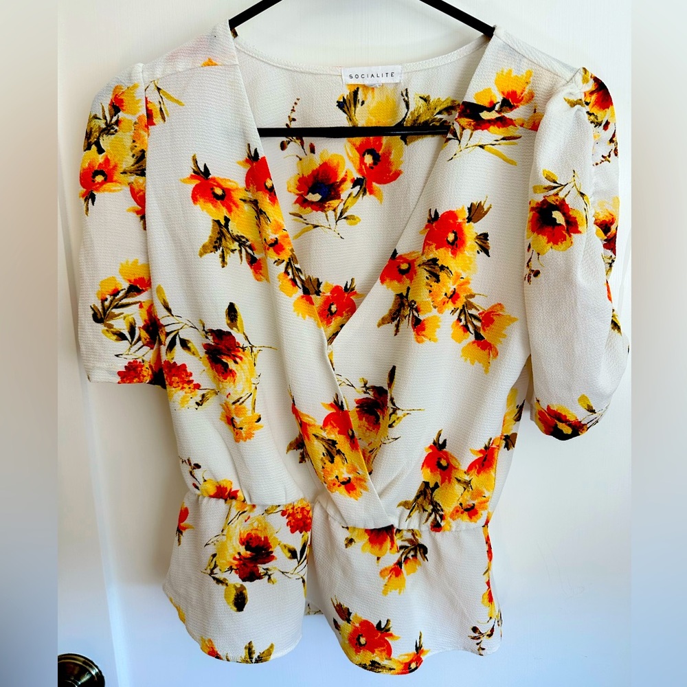 Socialite Orange Flower Blouse, Size XS